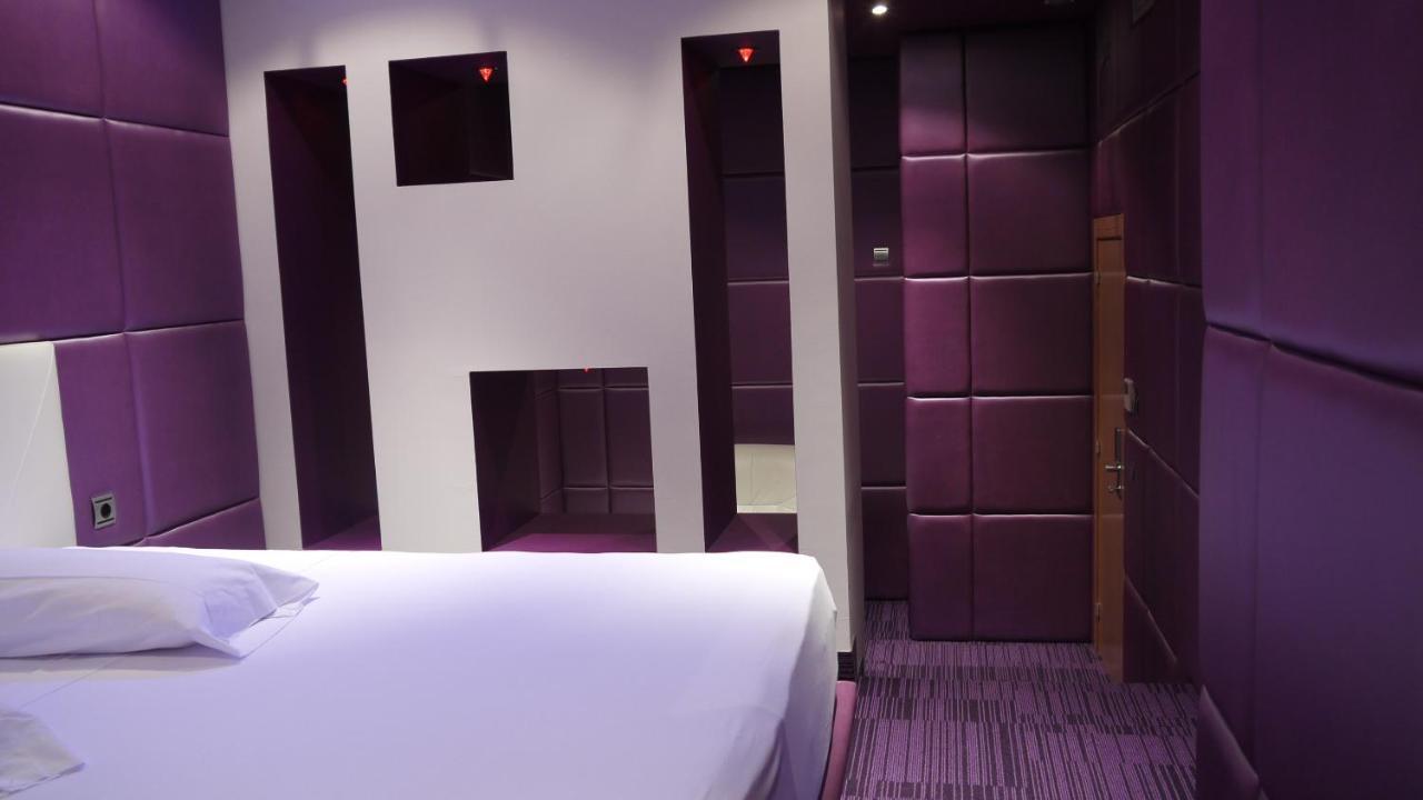 V Hotel Арройомолинос Экстерьер фото